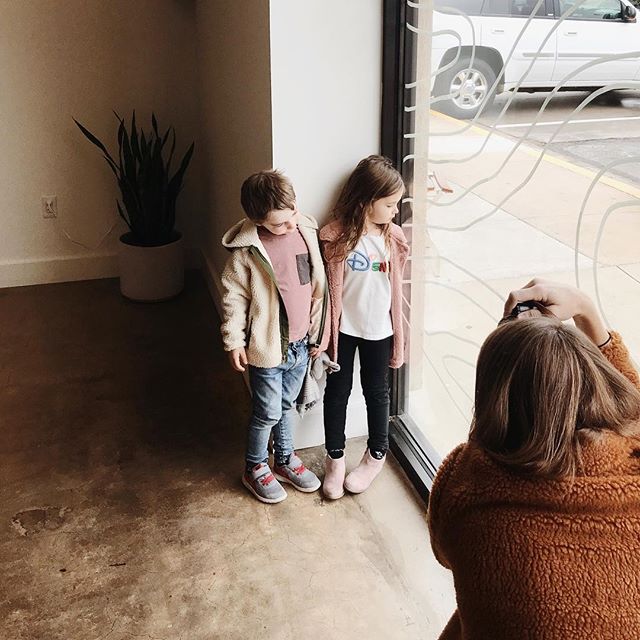 When ya girl @katiejameson comes in town and takes some photos of your kids on a whim 😍 #minicieris