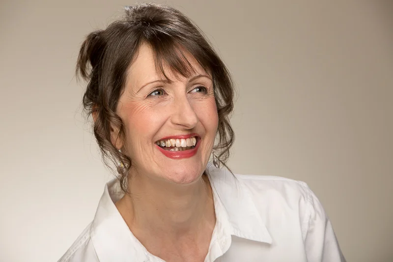 Ellie Holmes Author Photo.jpg