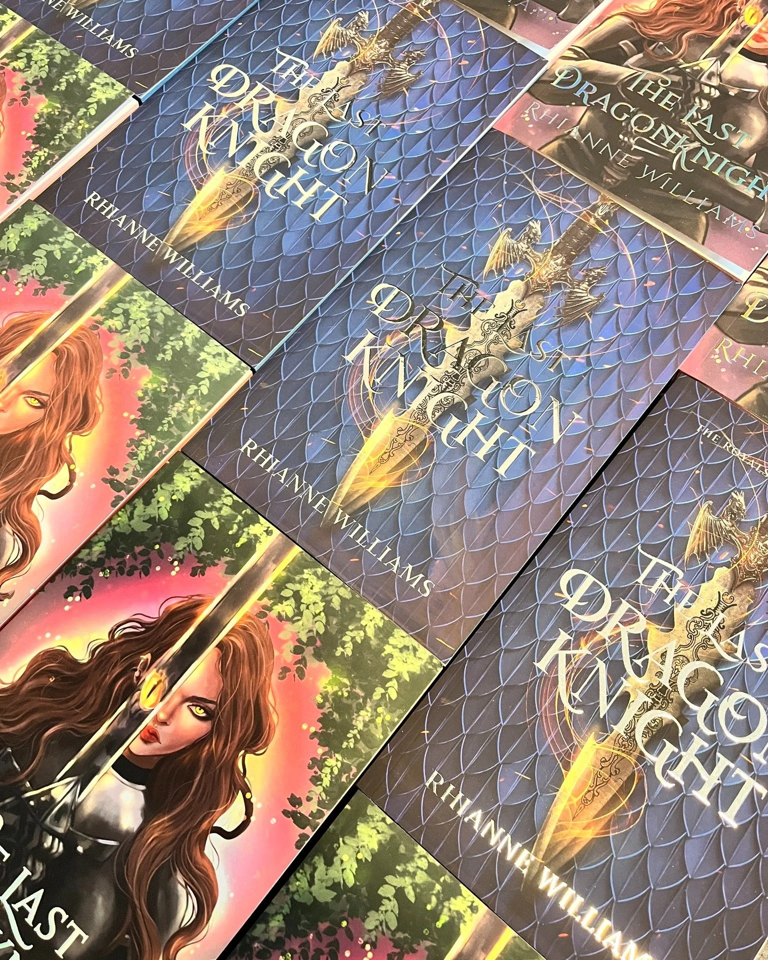 They might be a little battle-worn, but they still hold every secret, sword, and slow-burn kiss. ⚔️💋

The Scratch &amp; Dent Sale is coming November 4&ndash;11!
✨ Signed hardbacks &amp; paperbacks
✨ Minor scuffs, dents, or misprints
✨ Limited stock 