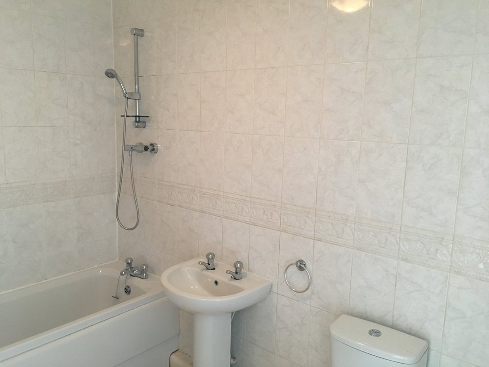 bathroom1.jpg