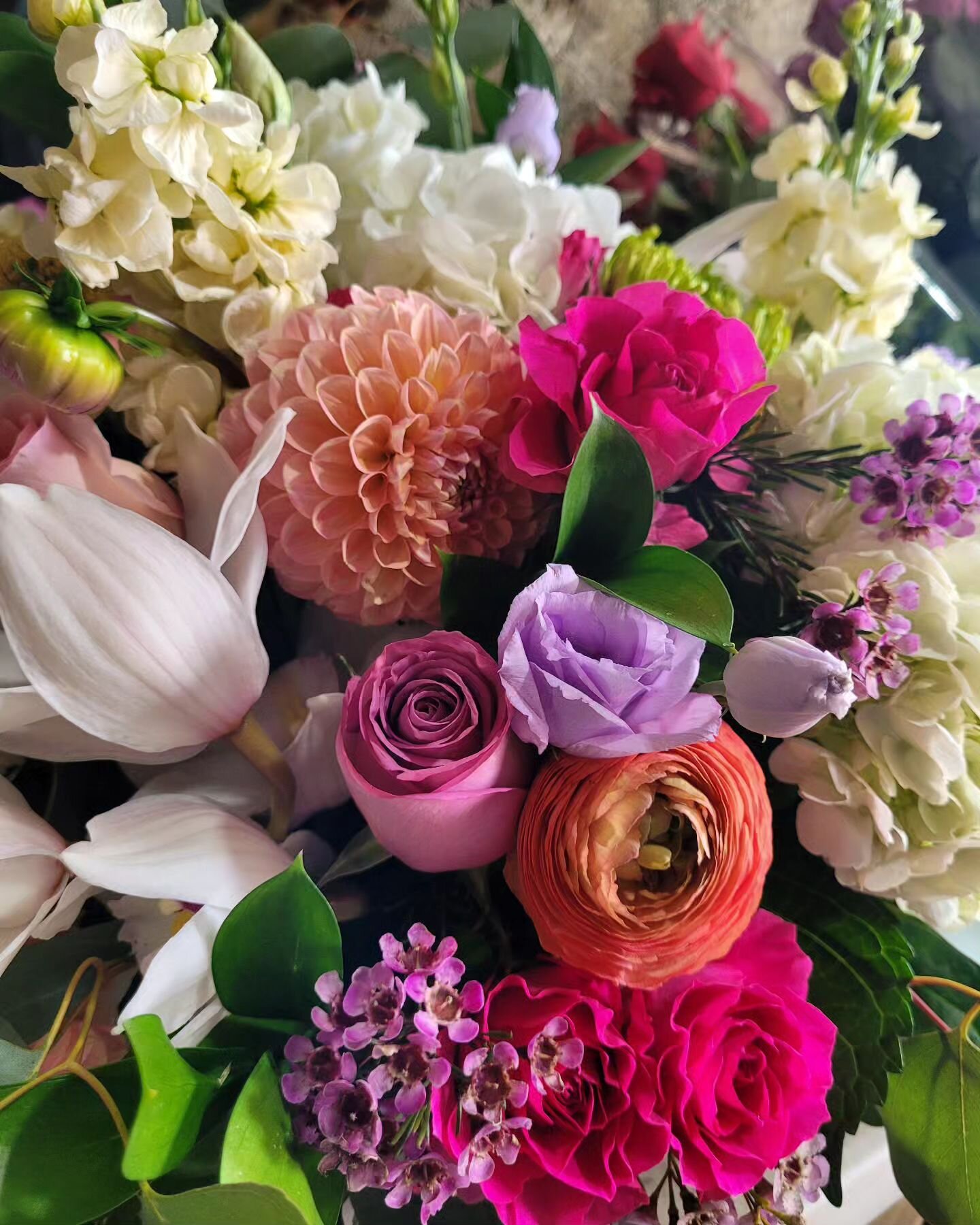 We are still accepting orders for custom bouquets for Mother's Day! 

Comment below if you want us to pm you the link!

👇👇
https://www.cognitoforms.com/MidValleyGardens/MidValleyGardensMothersDay2023