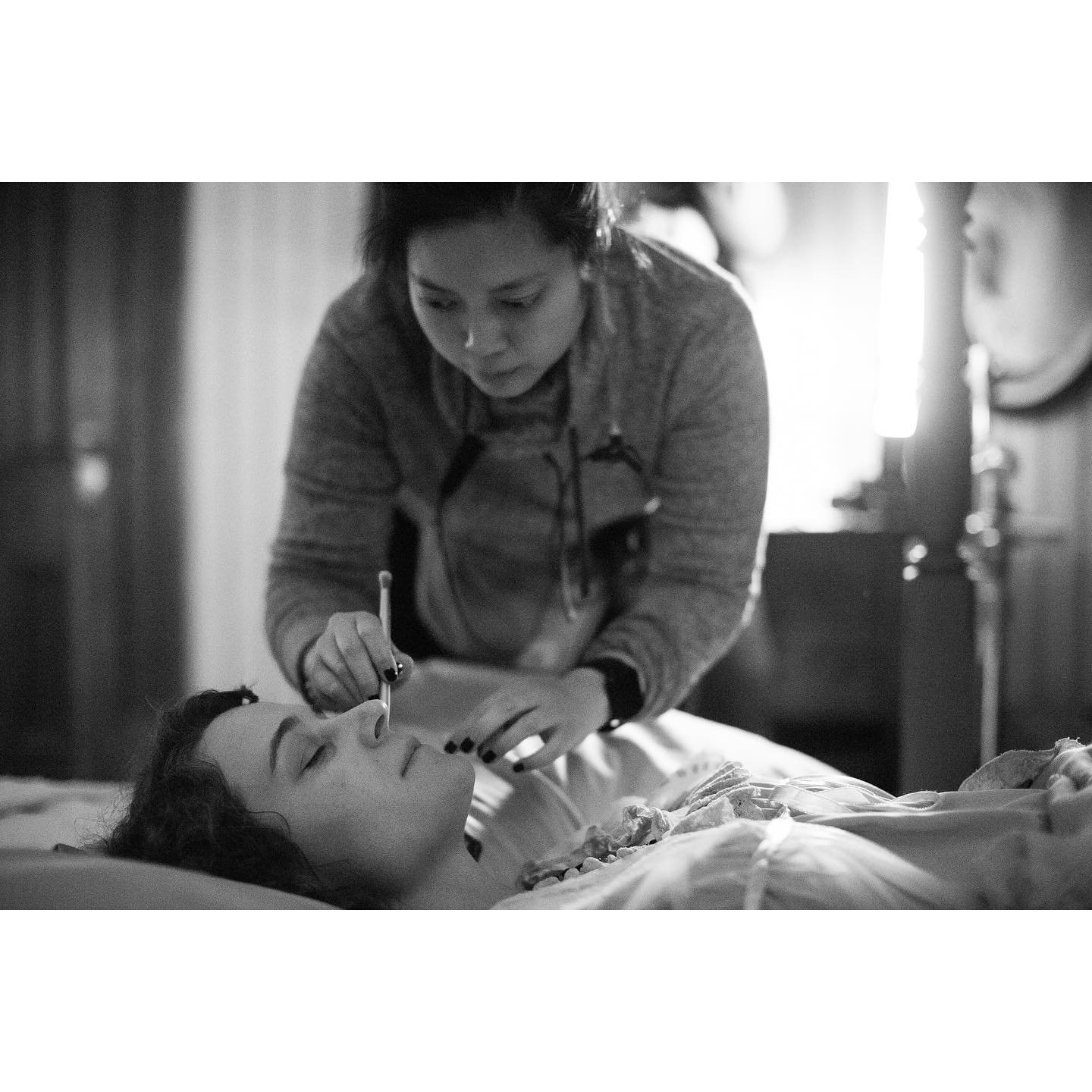 Make up artist @iyayujuico doing final touch ups on @piercybits for @dn.shortfilm. Online now!

www.dnshortfilm.com

Lead: @pierceybits
Director: @freddychavezolmos
Cinematography: @wai_dp
Producer: @sizzlesnapproductions