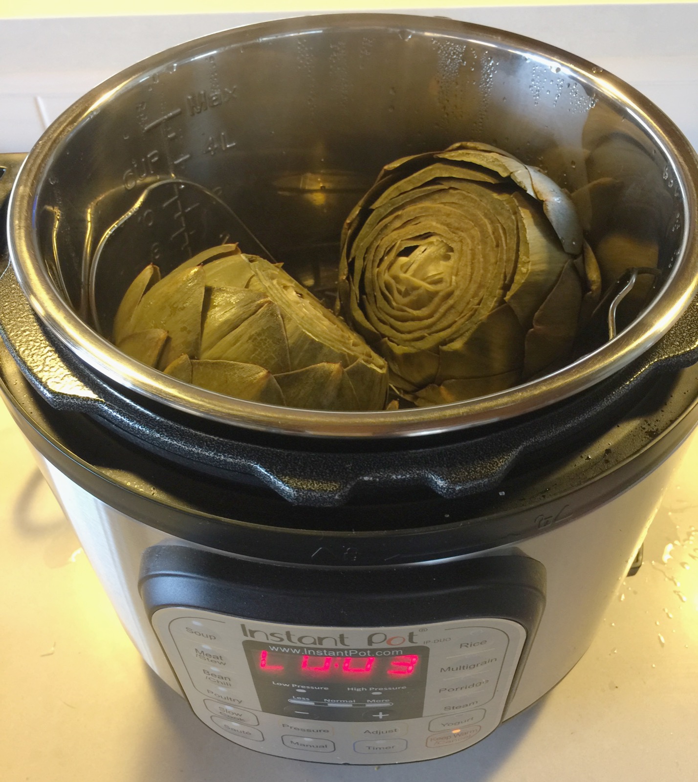 Here's how mine look after I open the lid...
