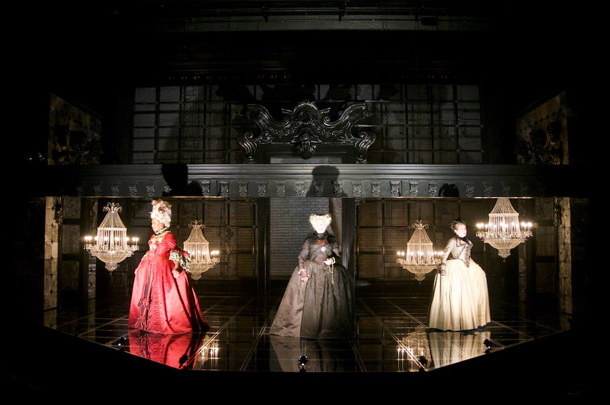 LES LIAISONS DANGEROUSES - CHRISTOPHER HAMPTON