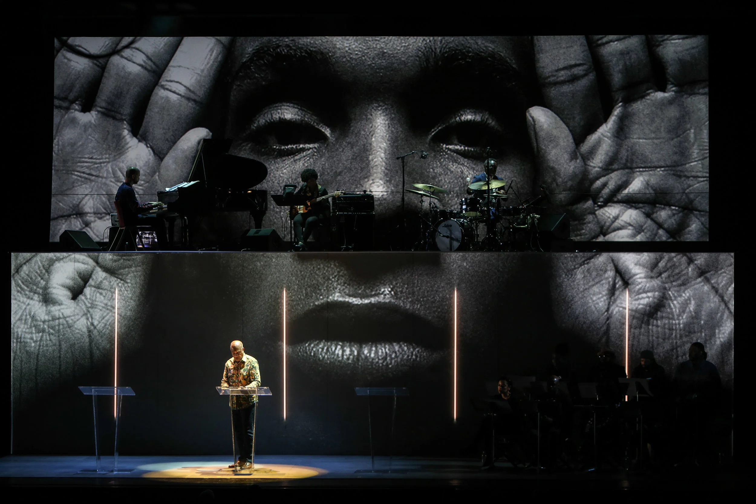 BETWEEN THE WORLD AND ME - Ta-Nehisi Coates