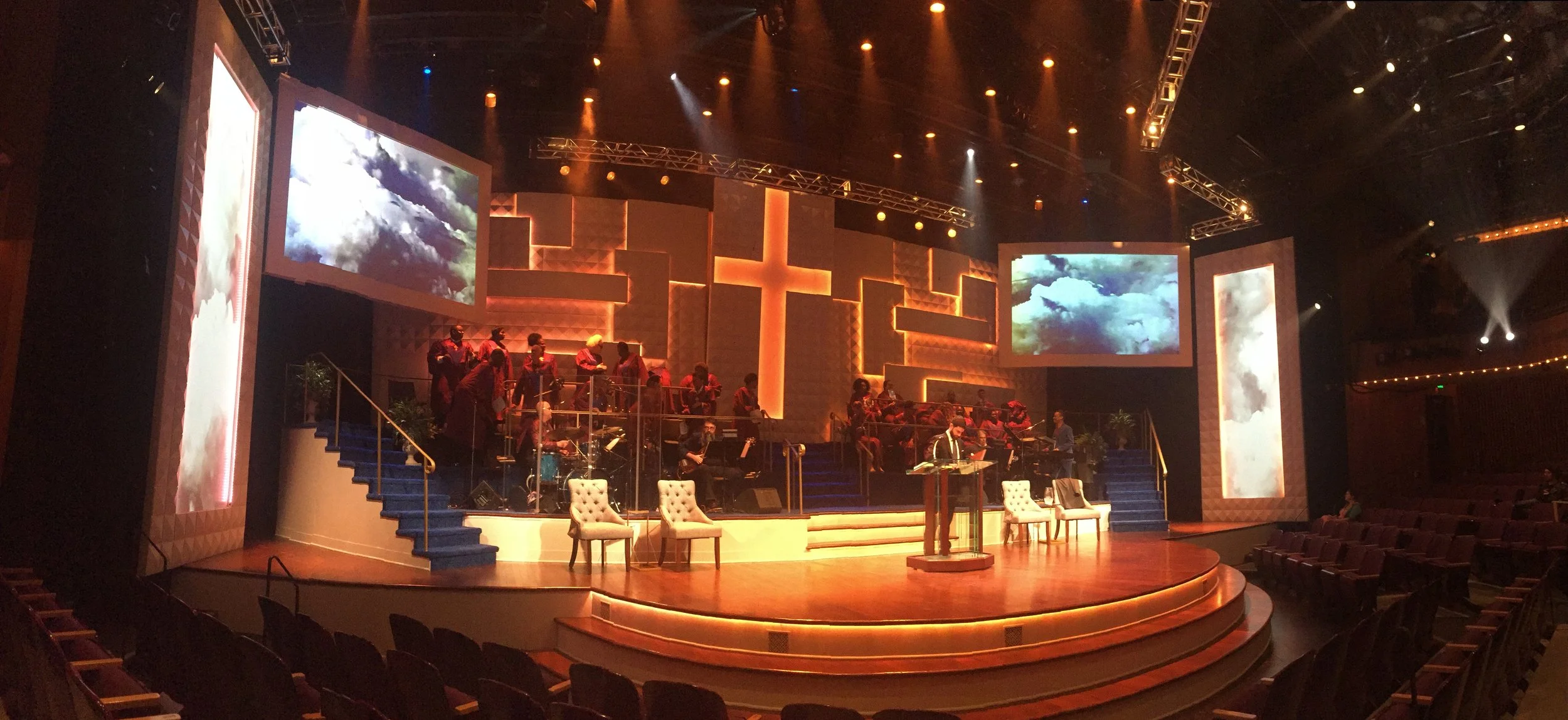 THE CHRISTIANS - LUCAS HNATH