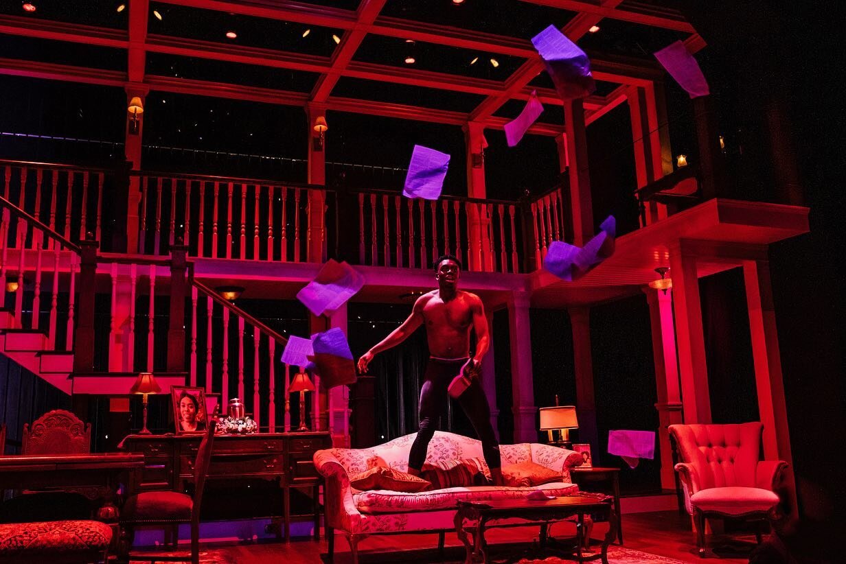 Currently running at the Geffen Playhouse  THE FIRST DEEP BREATH
Produced by: @geffenplayhouse
By: @thatsmrcolston2u
Directed by: @broadnaxsteve
Scenic design: @carnypics
Assistant Scenic Design: @anna.elise.grigo
Lighting Design: @pablodesign
Costum