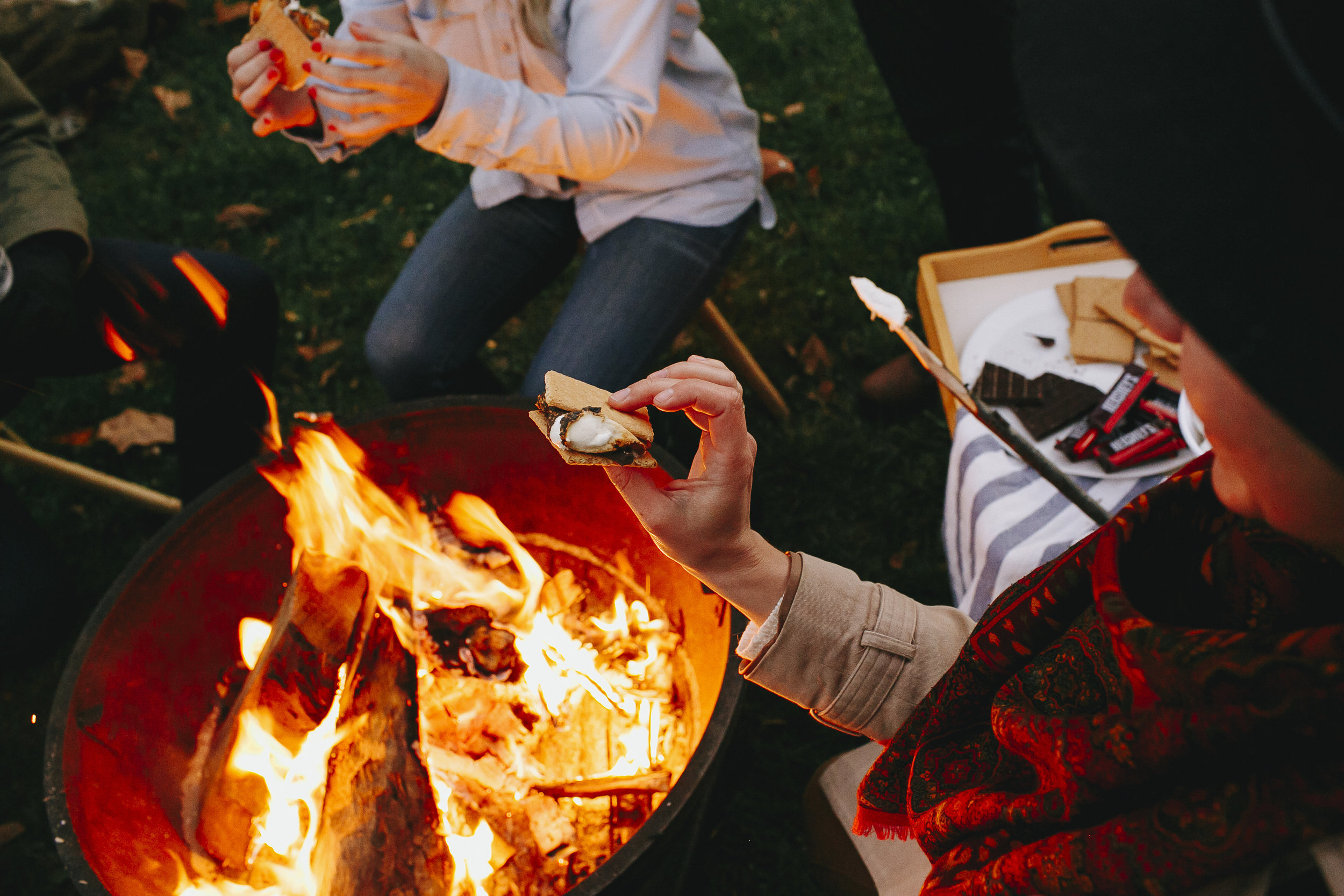 Luxury glamping campefire