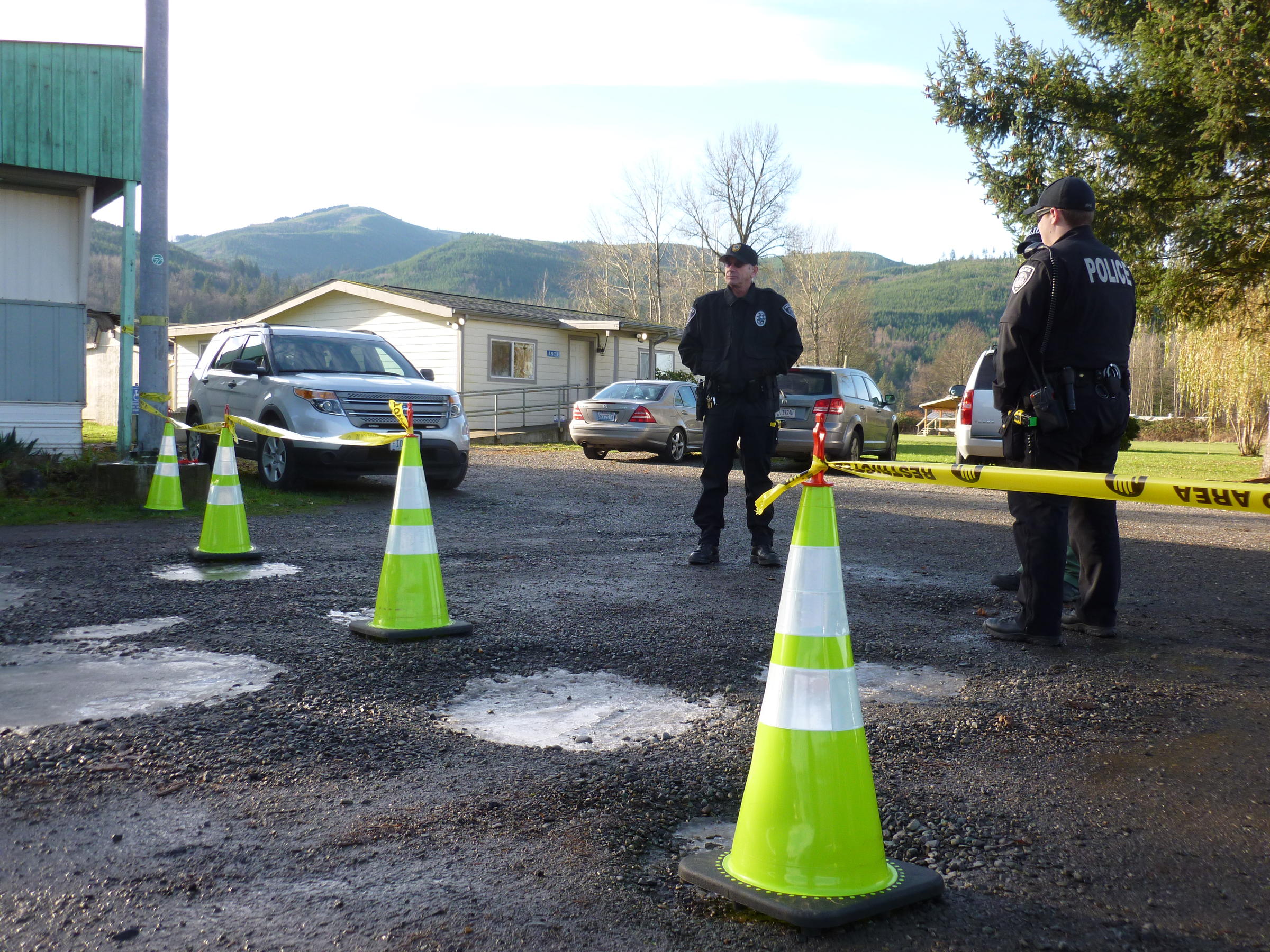Nooksack Tribal Police keeping tribal members away from the Tribal Courthouse