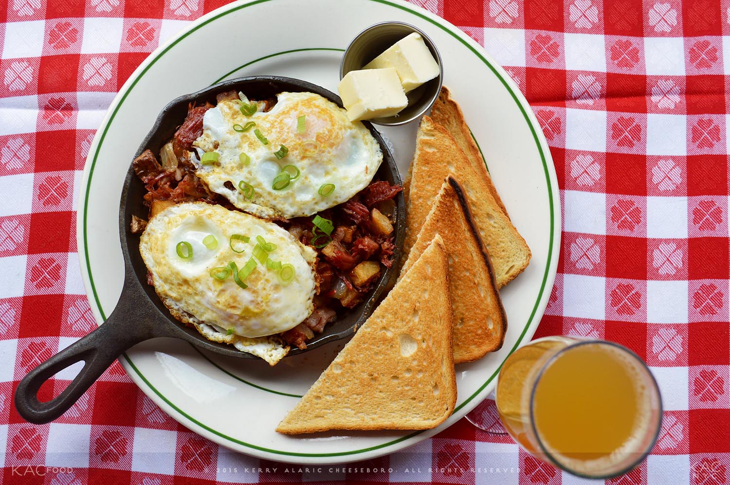 Corned Beef Hash with Fried Eggs | Dorrian's Red Hand | Upper East Side, NYC