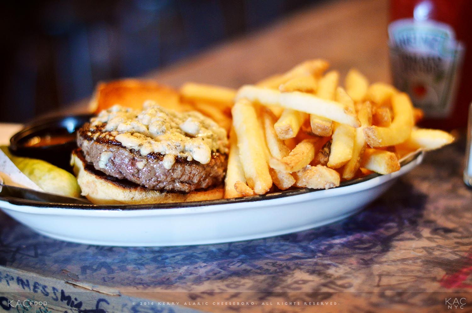 kac_food-160916-black-tap-steak-au-poivre-burger-2-1500.jpg