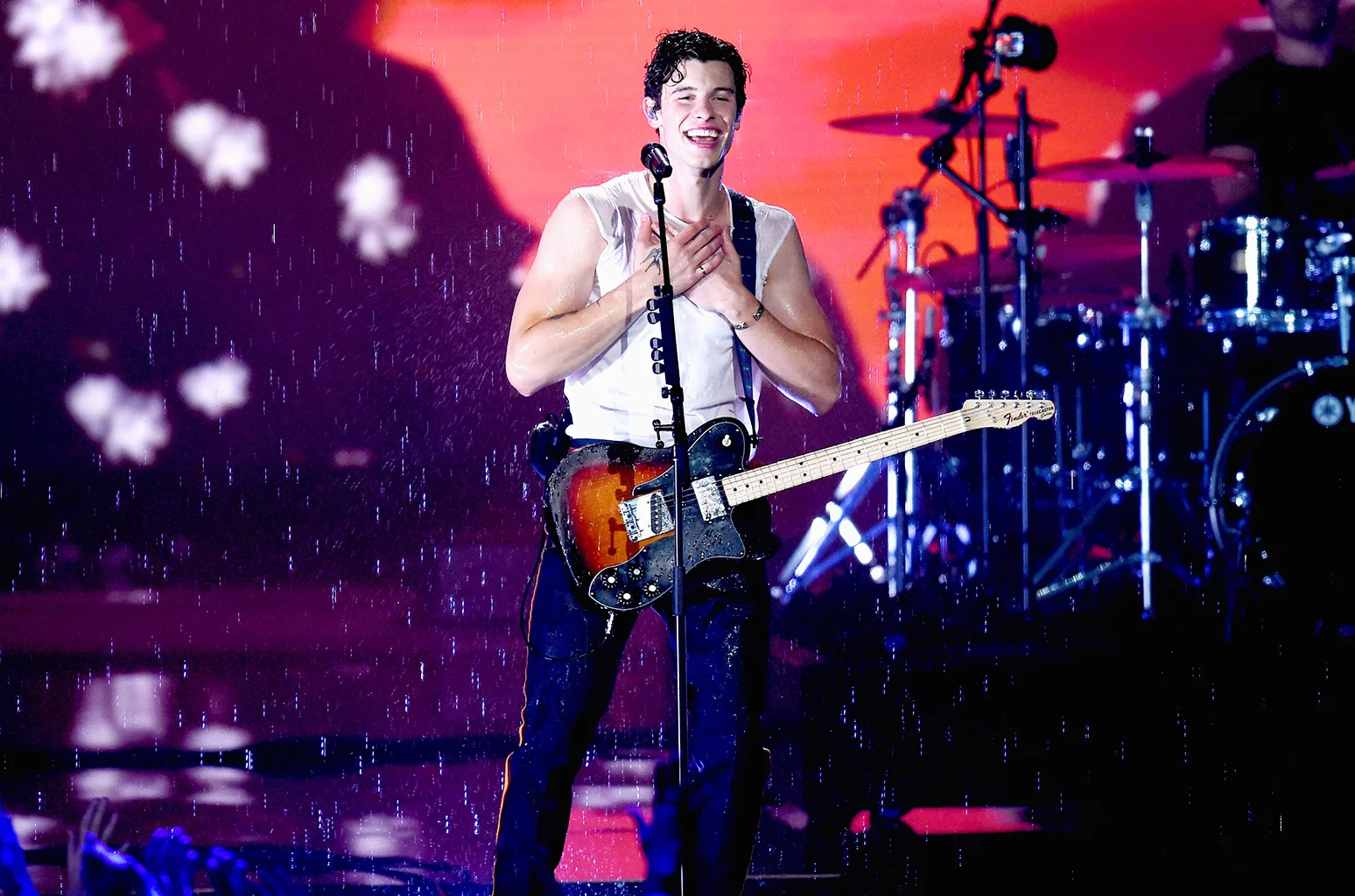 02-shawn-mendes-live-mtv-vmas-show-aug-20-2018-billboard-1548.jpg