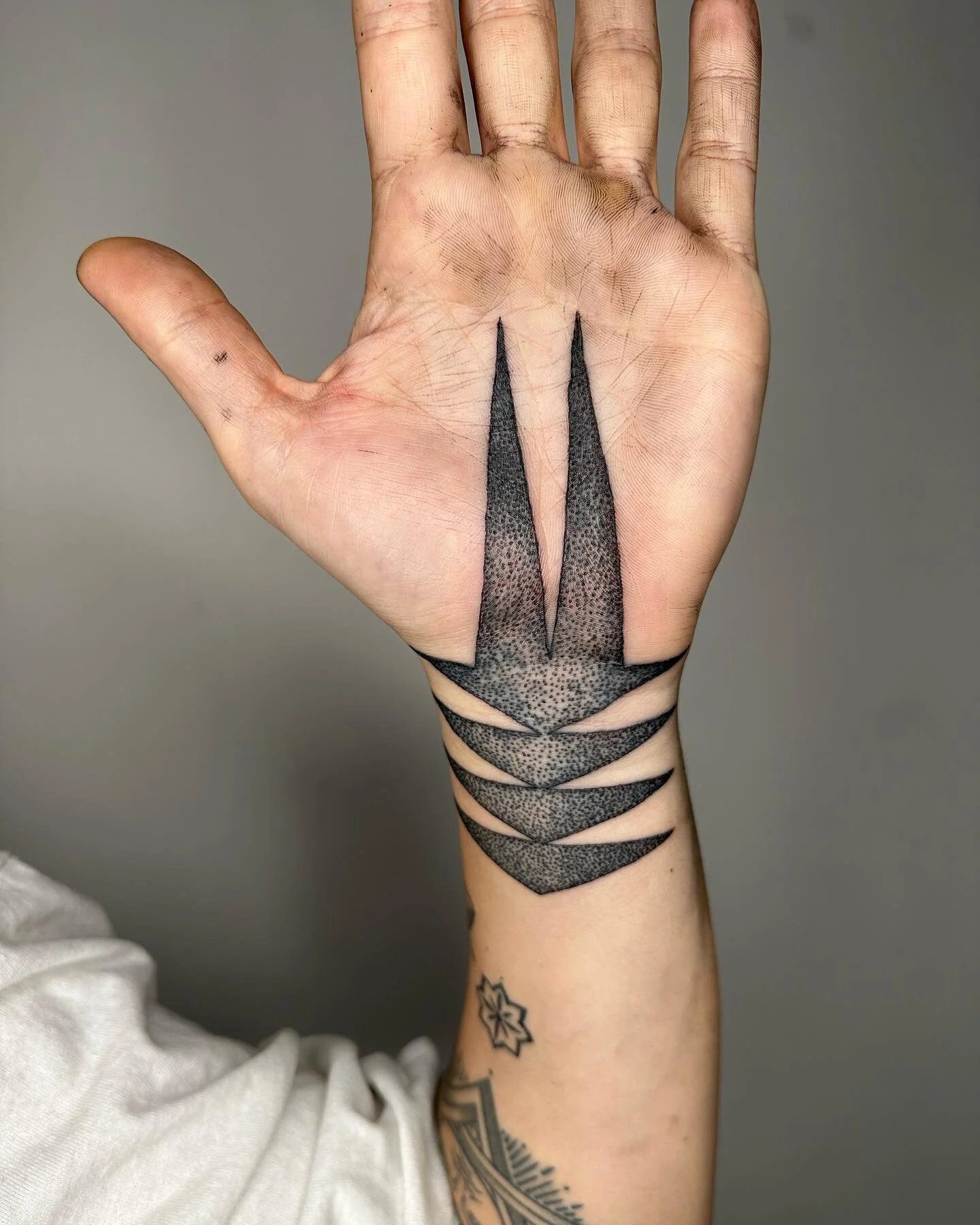 Steeevie you just accidentally slapped it yourself out of excitement. I love you @_shopmom you make beautiful tattoos you&rsquo;re an angel. The design came to me in a dream, big and solid black in a dream on someone&rsquo;s knee. I&rsquo;m glad it&r