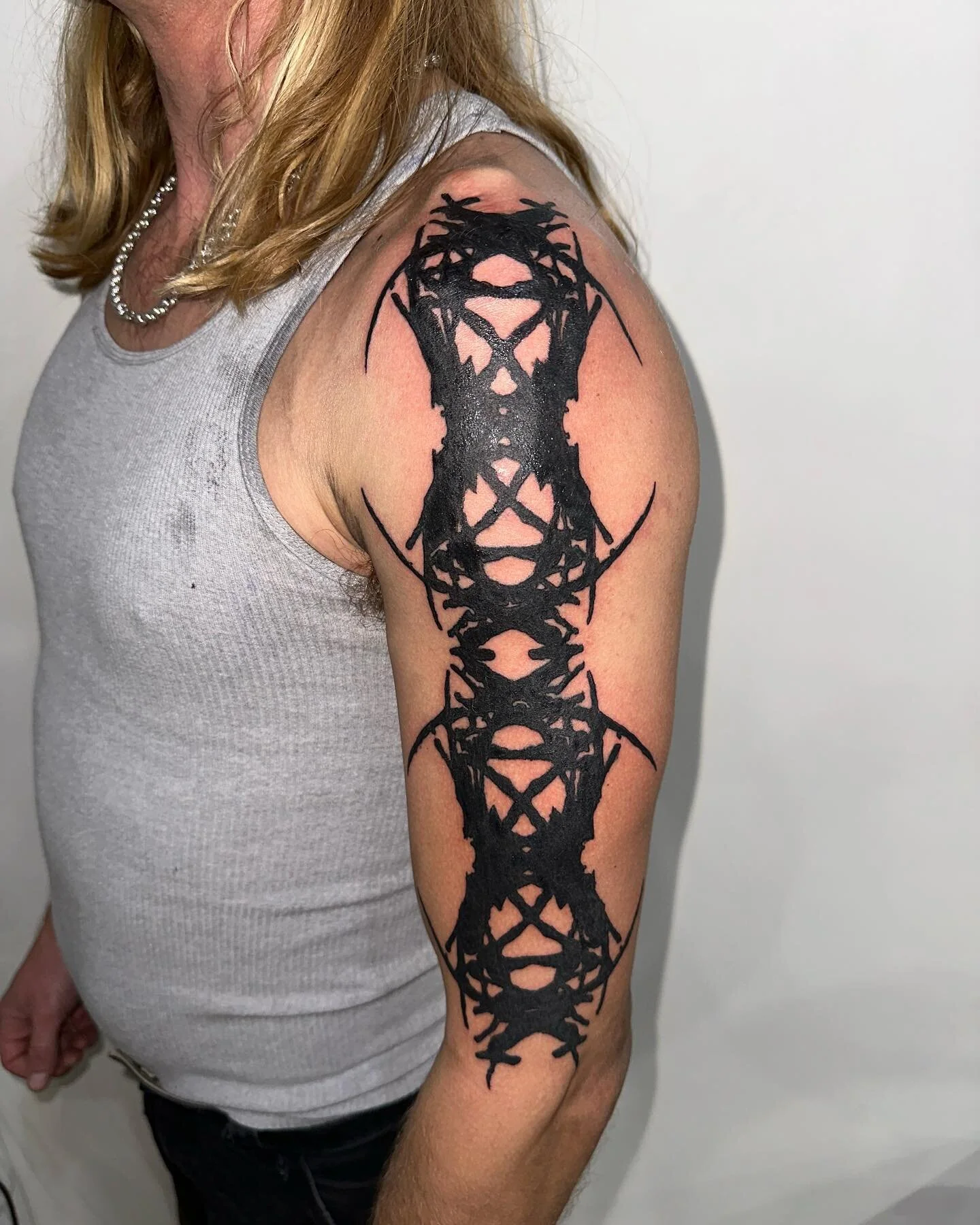 Bendix @carabettawest going all the way in today. Thanks so much 💀💀💀💀💀💀💀💀💀