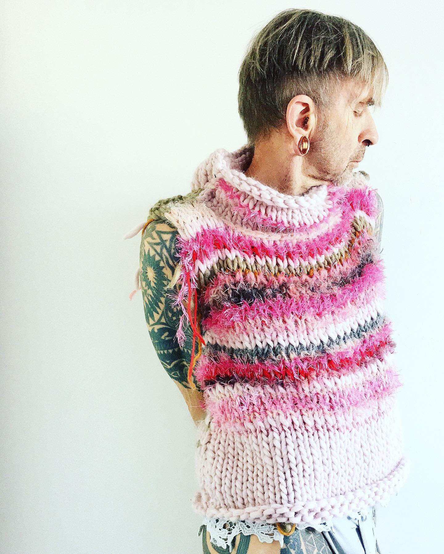 pink is
knit number eight
#knitting #knitter #knittersofinstagram #pink #sweater #winterisgone #spring #lifeispink #color #colorstudy #artist #pose #strikeapose #knittingguy #knittinggay #gay #queer #queerart #artproject #queerartprojects #masculinit