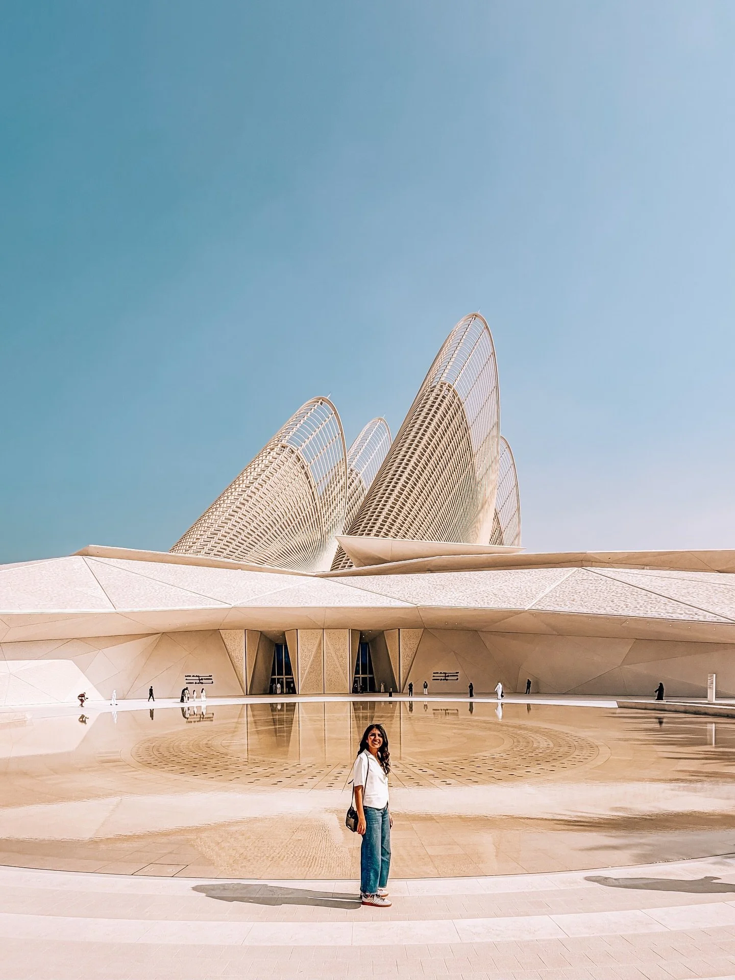 Wandering 🚶🏻&zwj;♀️&zwj;➡️ in Zayed National Museum on Saadiyat Island in Abu Dhabi, yet another wonderful attraction to open its historic doors 🚪 and lead us down the path of the UAE&rsquo;s 🇦🇪 union and its Founding Father, the Late Sheikh Zay