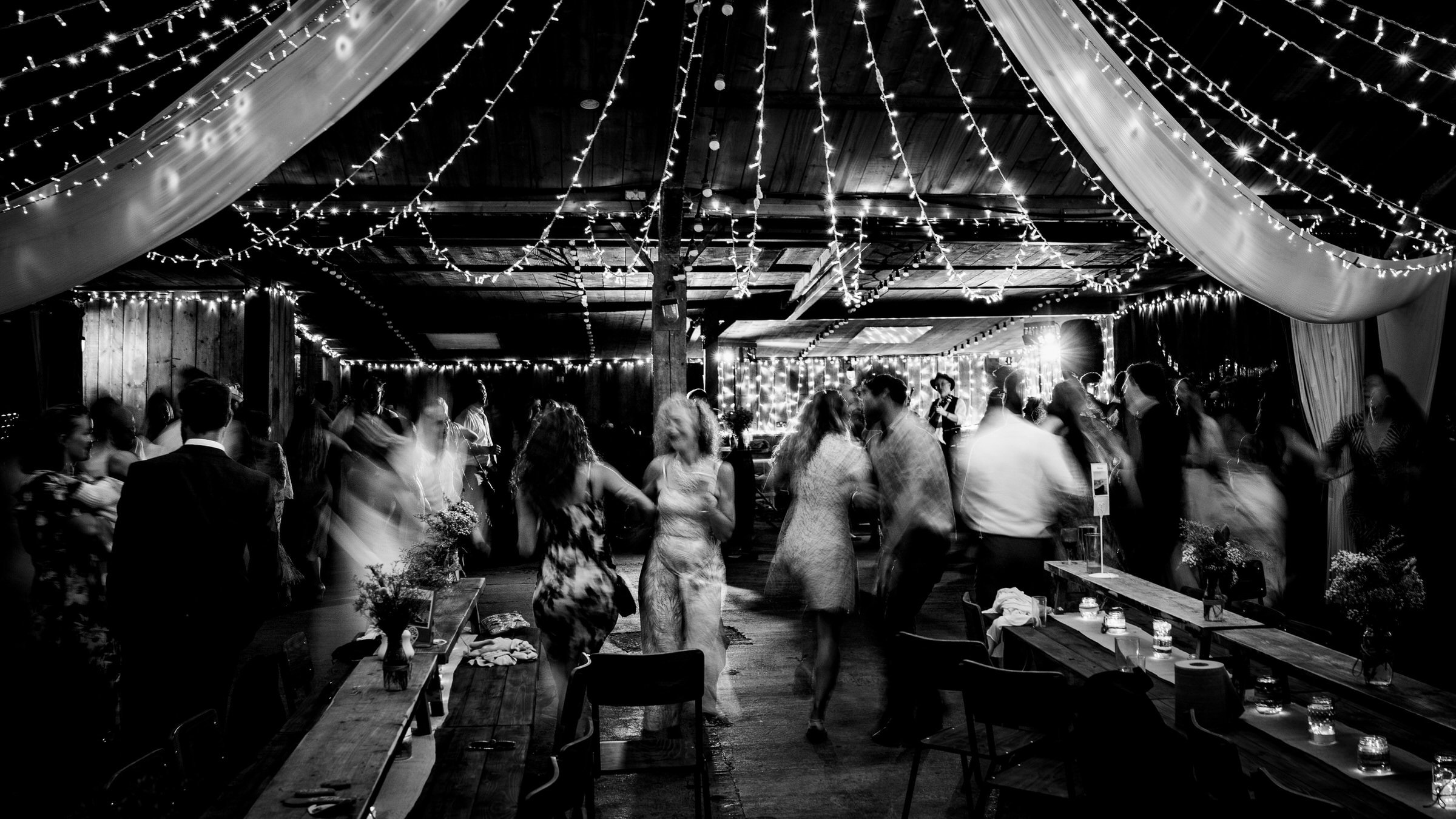 wedding - dancing - black and white - creative.jpg