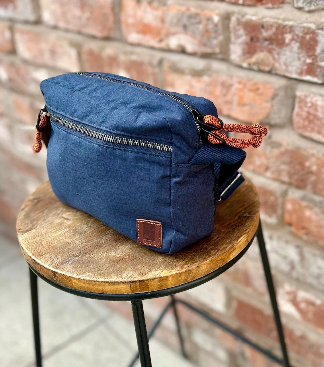 Navigator cross body bag - NAVY