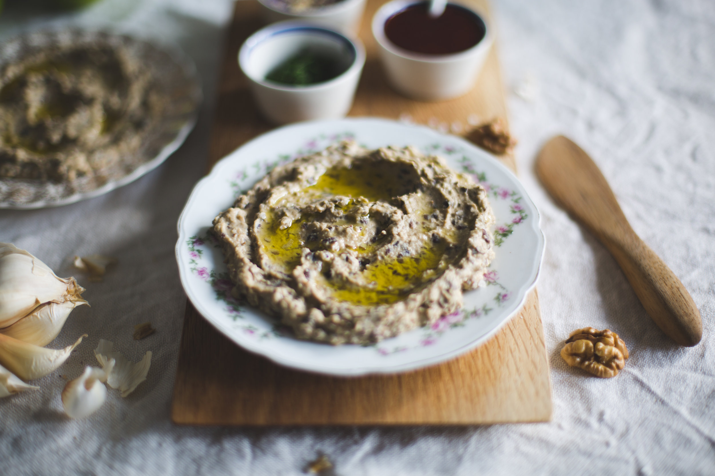 Black Chickpea, barberry & saffron Hummus حموصِ نخود سیاه، زرشک و