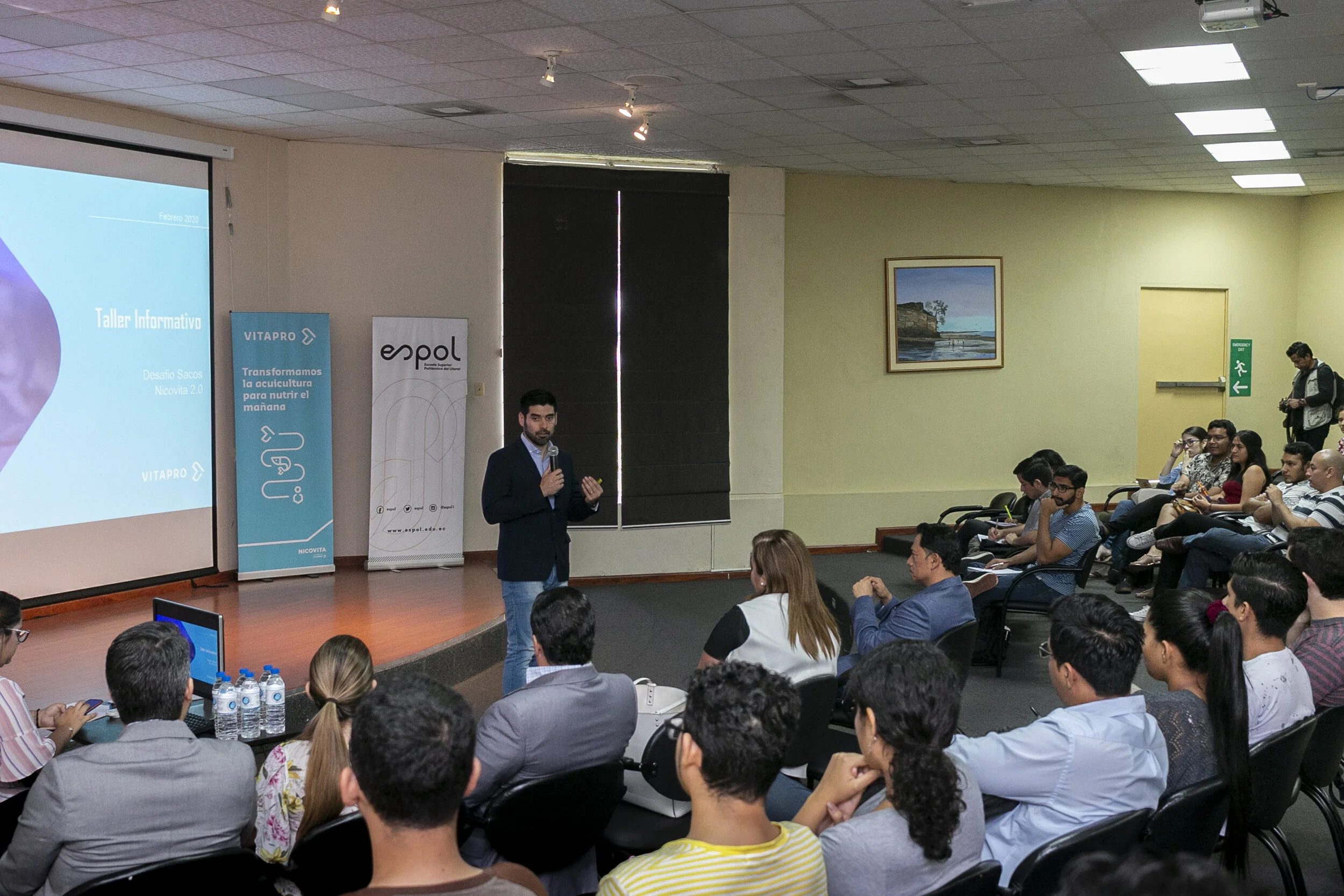 Taller Informativo del desafío “Sacos Nicovita 2.0” fue una puerta para conocer de primera mano a la Industria de alimento para camarón