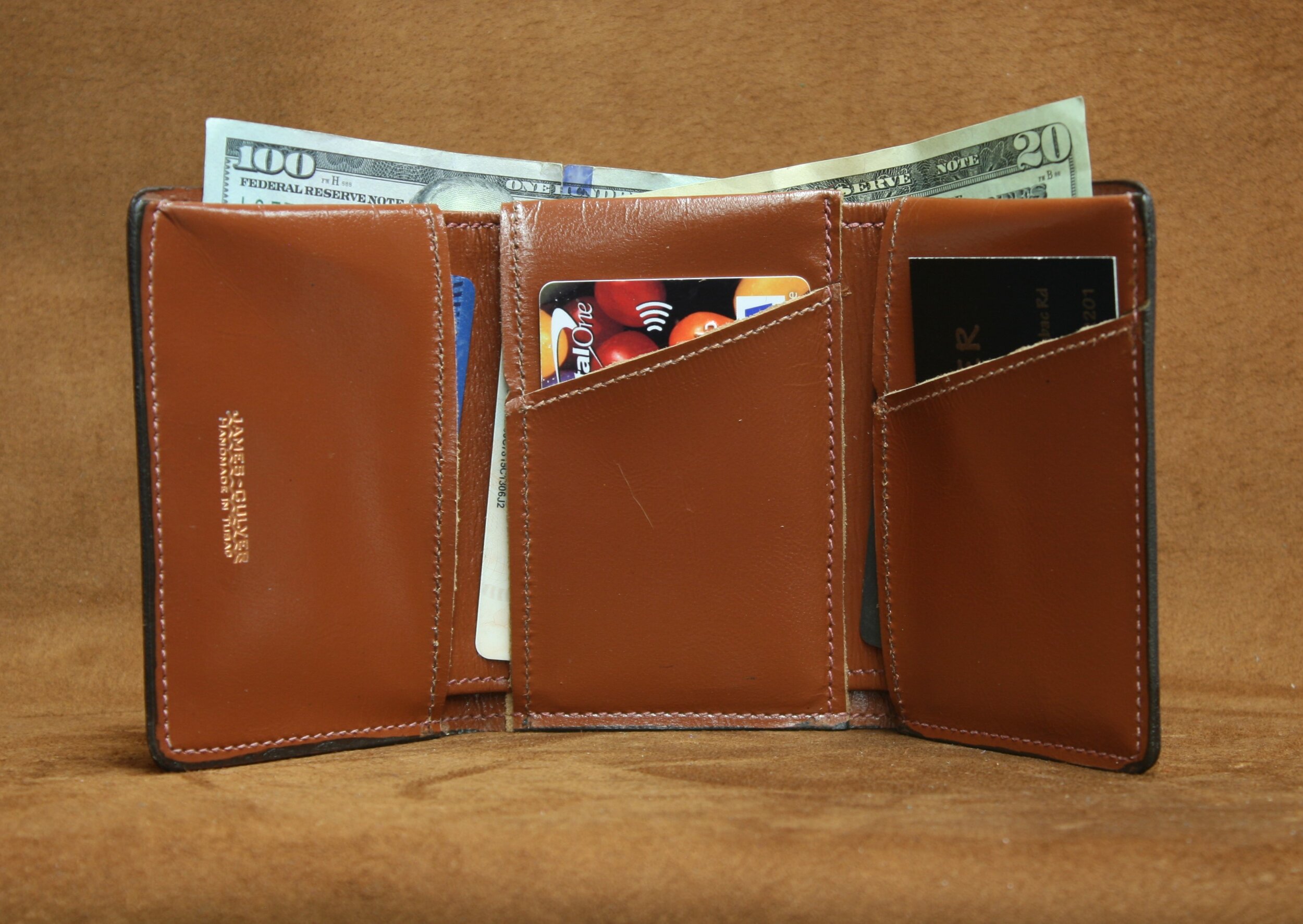 Trifold w/ divider