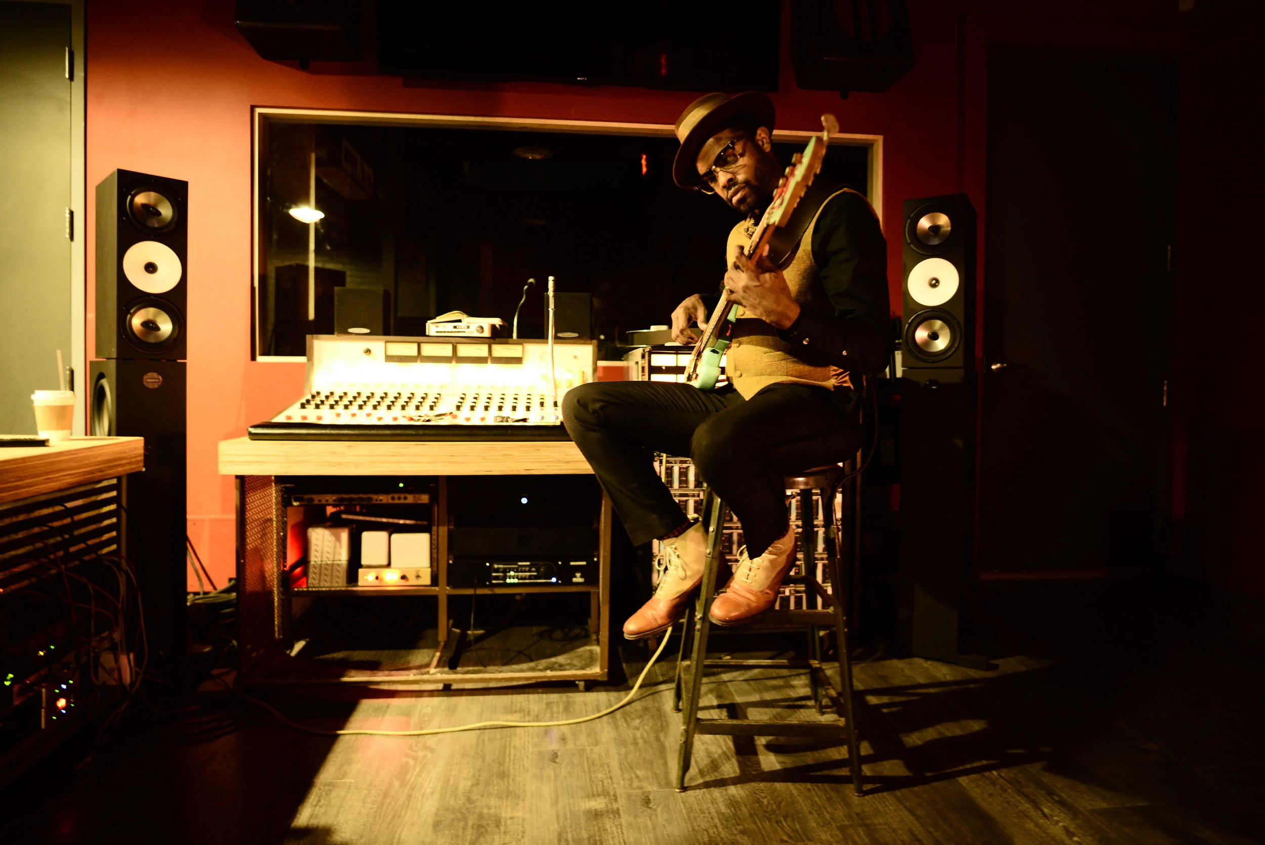 GUITAR CENTER features: Adrian Younge on Get Out and Play