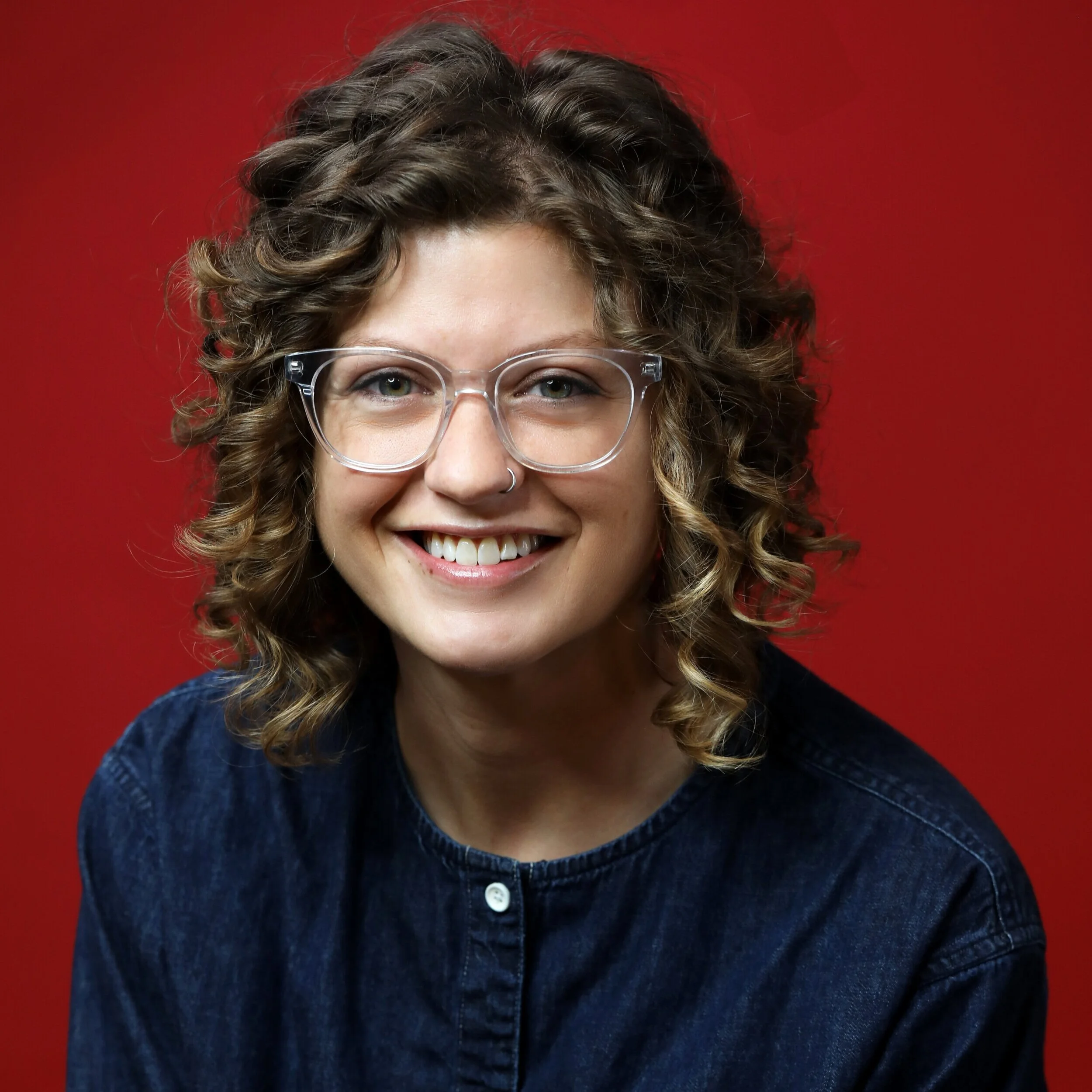 Ruby Woodward   Ruby grew up in Detroit with the city’s background as an invaluable, lifelong inspiration. She was licensed and trained, then took her career to Germany in 2008. It was there she had space to develop and mature her craft. Different standards of beauty allowed her sensibilities to grow. After returning to Detroit in 2014, she then moved to LA in 2016. Specializing in foiliage, baby lights and demential color, she believes success comes from clear communication. She’s currently inspired by the new weather, fashion and culture in LA.  Check out and follow her on Instagram  @s.ruby.woodward