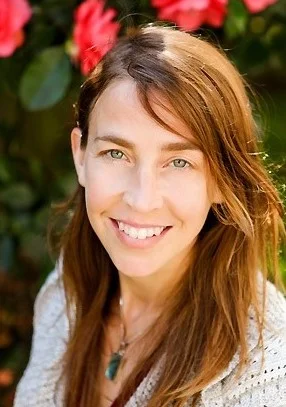 Mary received her Master’s of Science in Oriental Medicine from the National University of Natural Medicine in 2006. She has been in private practice for over 10 years in the Eugene Community and is excited to bring her clinical experience to a community acupuncture setting. She has completed advanced Integrative Medicine training with the Mederi Foundation of Ashland, OR, as well as acupuncture cancer care training with Memorial Sloan Kettering Cancer Center in NY, NY. Mary is a life-long qigong student of Master Zhongxian Wu and enjoys her study of Chen Style Tai Chi here in Eugene at Leung Martial Arts. Her clinical focuses include acute and chronic pain, allergies and asthma, digestive disorders, anxiety/depression, insomnia, women’s health and cancer care.