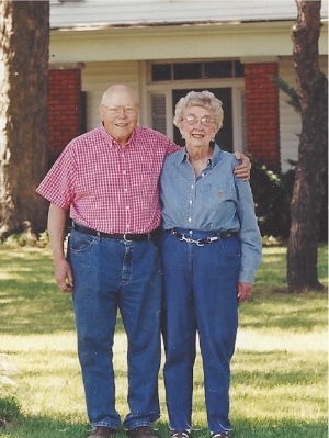 mac and Doreen mcroberts, at kosy grove, 2000