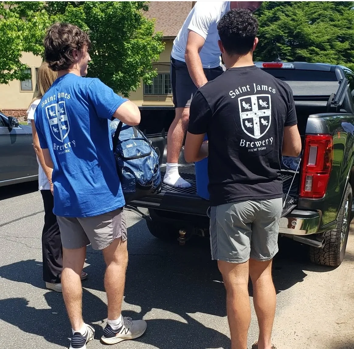 🎓📦 Kids are all moved into college? You&rsquo;ve earned a break. Come by the tasting room tonight and kick back with Jason behind the bar 🍻. Unwind with a cold pint, and if you&rsquo;re feeling adventurous&hellip; take your first ride on the shots