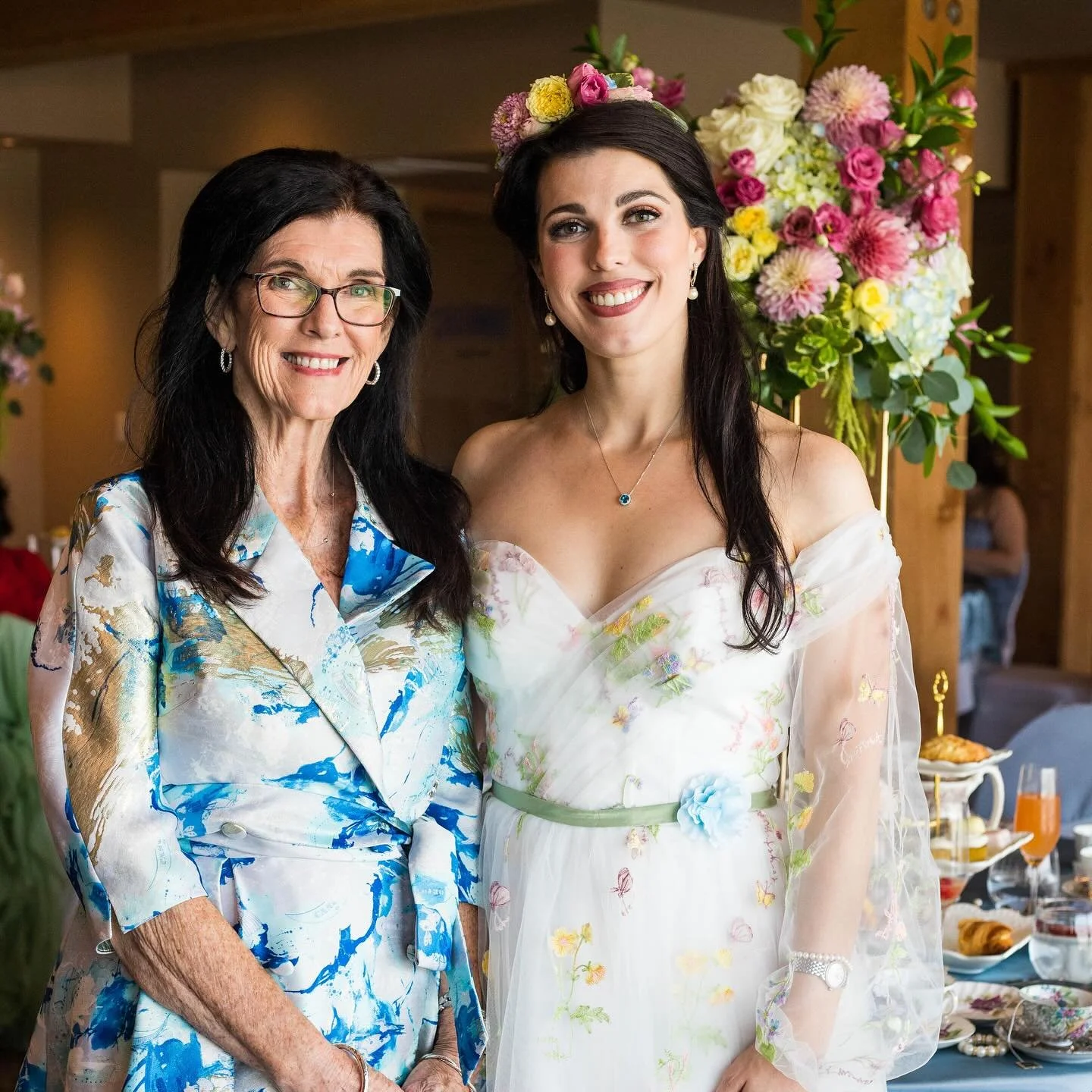 Thank you mom for hosting the most beautiful, magical bridal shower ever imaginable @lodgeatcolumbiapoint You and Kelly made this event so precious! @kellydagorret (aka: MOH) thank you for hosting the games and coordinating. So excited everyone could