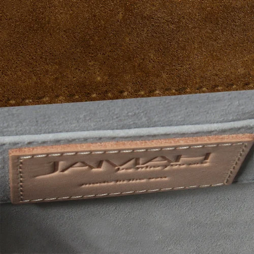 Closeup-Interior-Toni-04.jpg