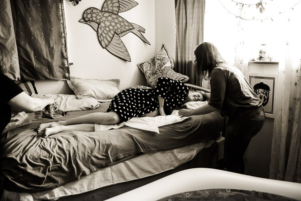 birth photography labor pains