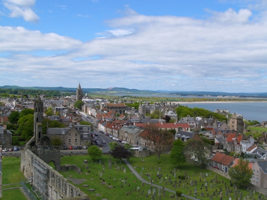 St. Andrews, Scotland, UK. Image Credit: Peter Gordon via Geograph cc