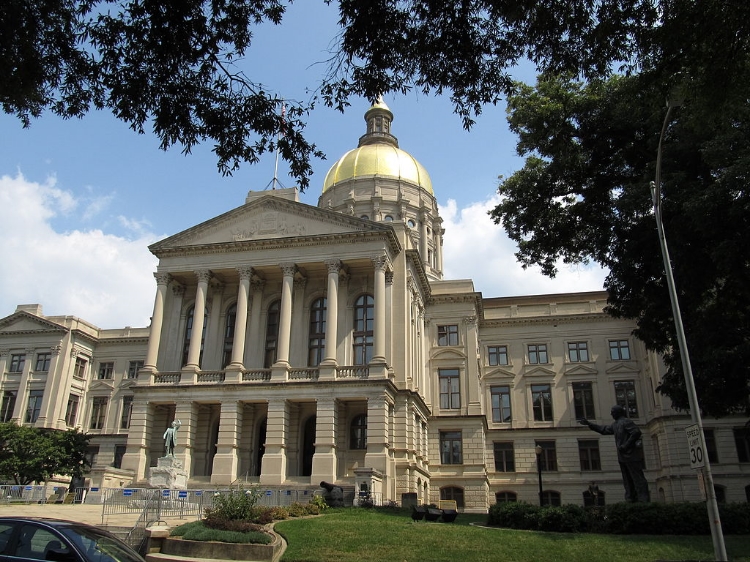 Georgia State Capitol Building which houses the Georgia General Assemby in Atlantia. Image Credit: Ken Lund via Wikimedia Commons cc