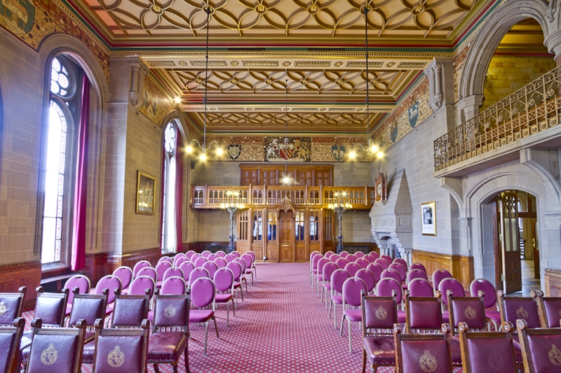 One of the breathtakingly beautiful conference halls at Manchester Town Hall. Image Credit: Michael D. Beckwith via Flickr ; Public Domain