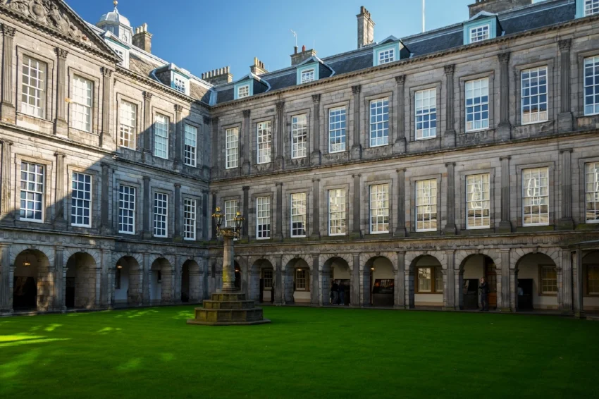 The Quadrangle within the Palace. Image Credit: Public Domain via Pixabay