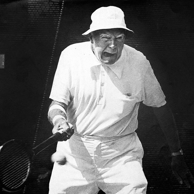 Struggling through the workweek like:
.
.
.
.
.
#williamsburgcountryclub #wcc #countryclub #williamsburg #brooklyn  #brooklynvibes #williamsburgbk #shopsmall #fintech  #clubhouse #athleisure #wednesday #sunhat #tennisoutfit