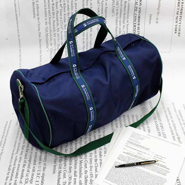 At 21 inches long, our Williamsburg Country Club banker duffel bag is too big to fail.
.
.
.
.
.
#williamsburgcountryclub #wcc #countryclub #williamsburg #brooklyn #brooklynvibes #williamsburgbk #shopsmall #fintech #investmentbanking #bankerbag #bank