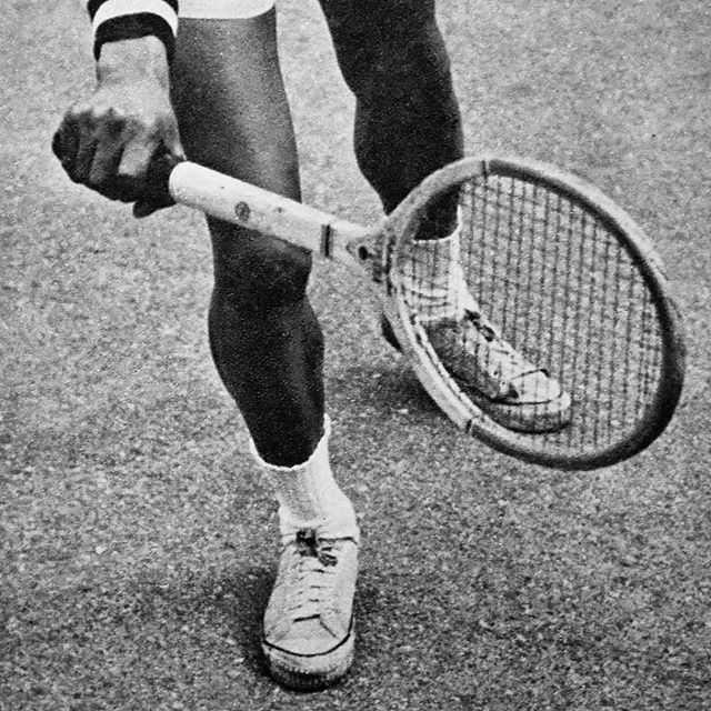 Schwing.

Happy Friday, y'all.
.
.
.
.
.
#williamsburgcountryclub #wcc #countryclub #williamsburg #brooklyn  #brooklynvibes #williamsburgbk #shopsmall #fintech  #clubhouse #takeivy #preppyfashion #athleisure #tennisoutfit #tennis