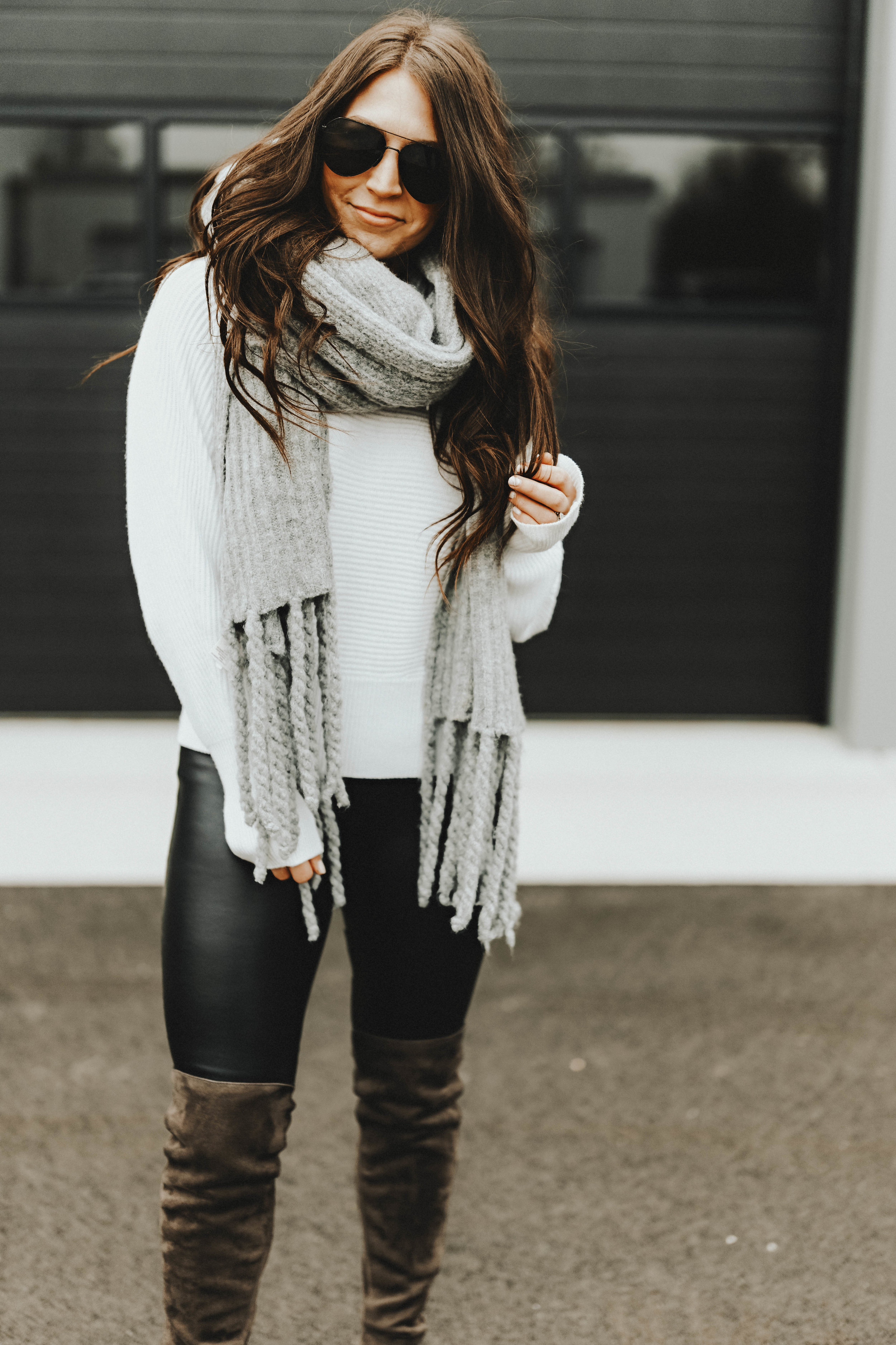 WINTER OUTFIT UNIFORM: WOOL SWEATER & LEATHER LEGGINGS