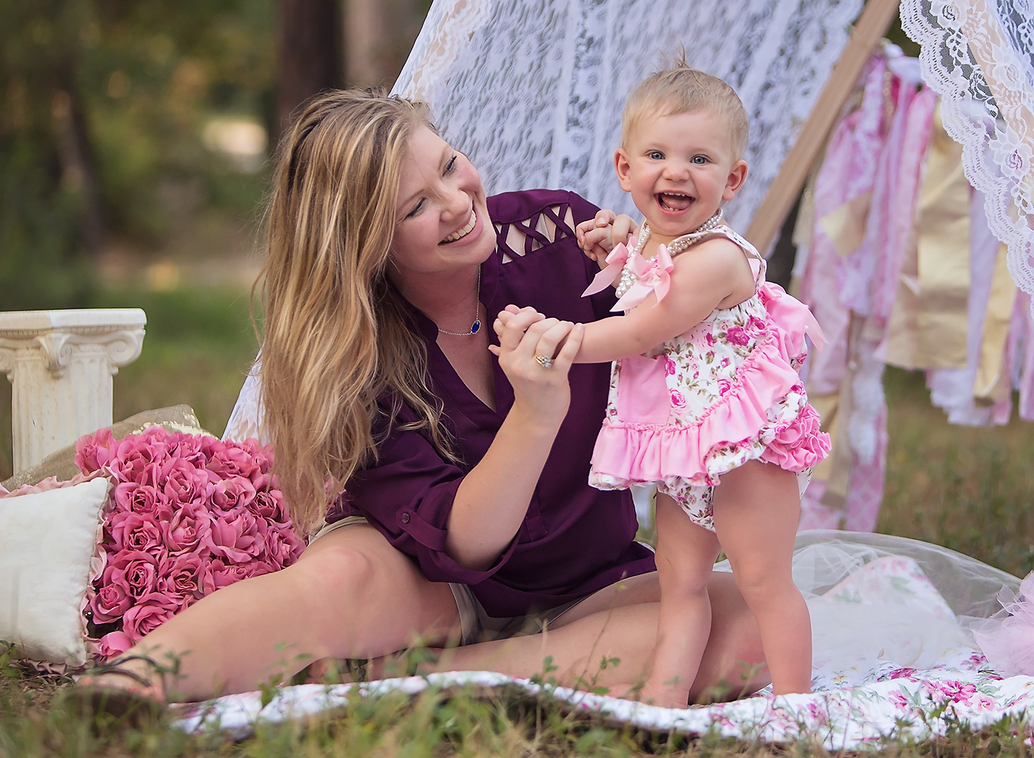 the-woodlands-texas-houston-spring-cypress-tomball-childrens-portraits-photography-session-sunset-first-birthday-lace-tent-props-cake-smash-_8704.jpg