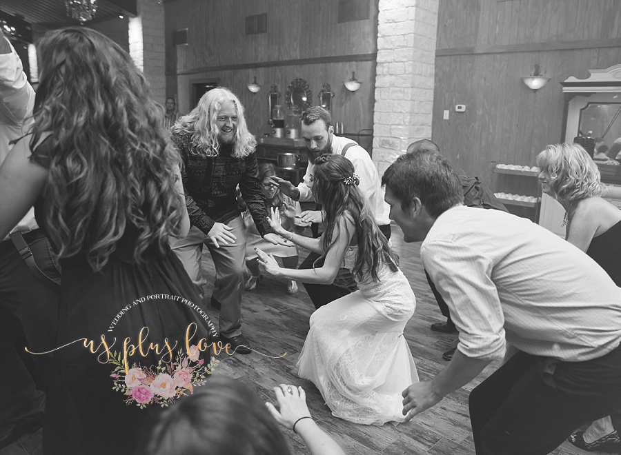 wedding-fun-bride-dancing-guests-party-reception-77380-77381-77382-the-woodlands-documentary-photographer-event-coverage.jpg