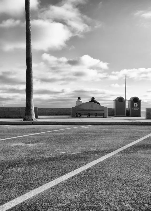 ball b-w_resize.jpg