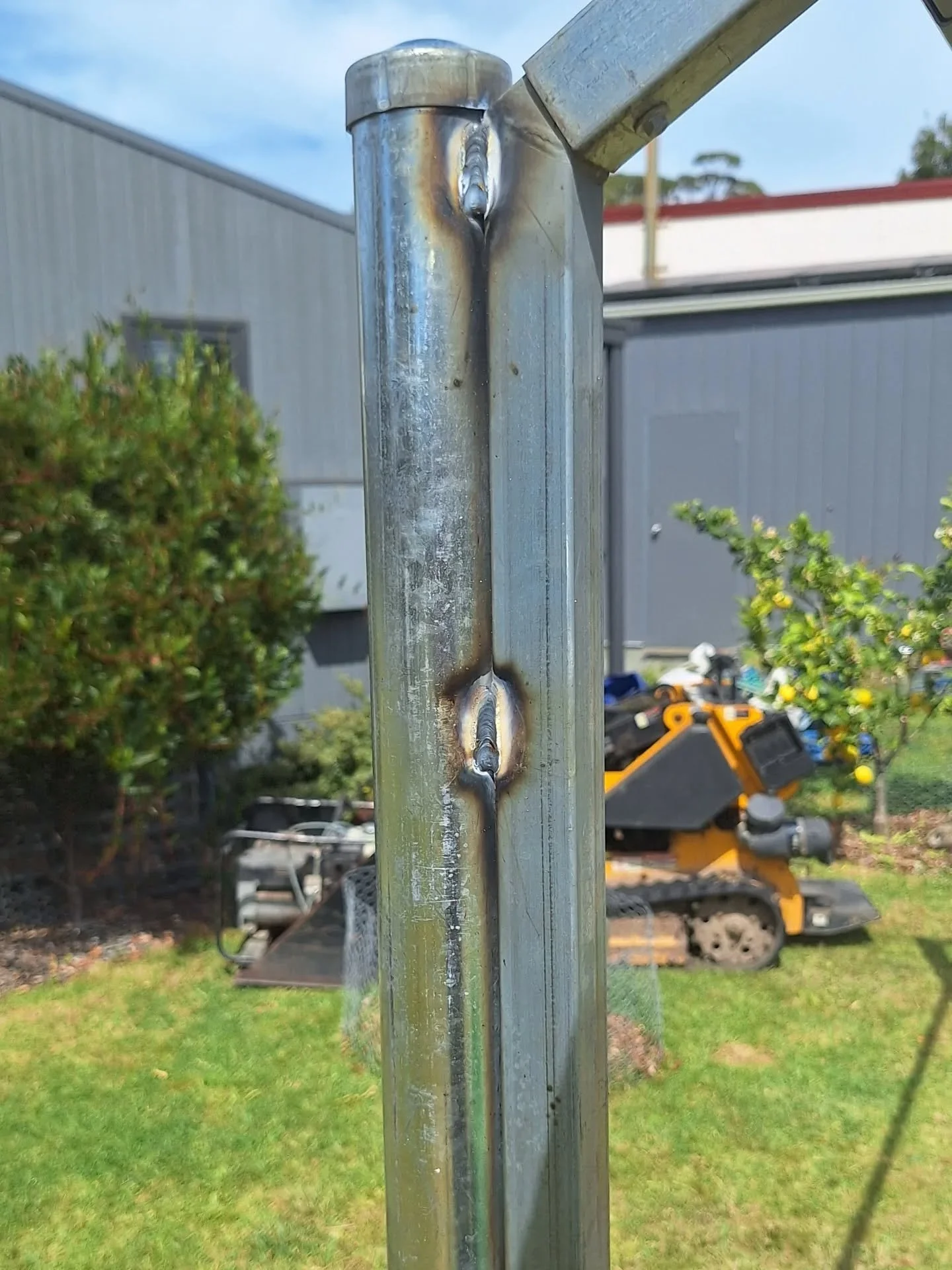 Clamp and weld

Clean weld

Spot prime welds

Second coat cold galvanised paint and the hoops and all secured!

Day 3 is cracking along, spectacular and sunny this morning with just a sprinkle of rain coming through now.

#keypermaculture #profession