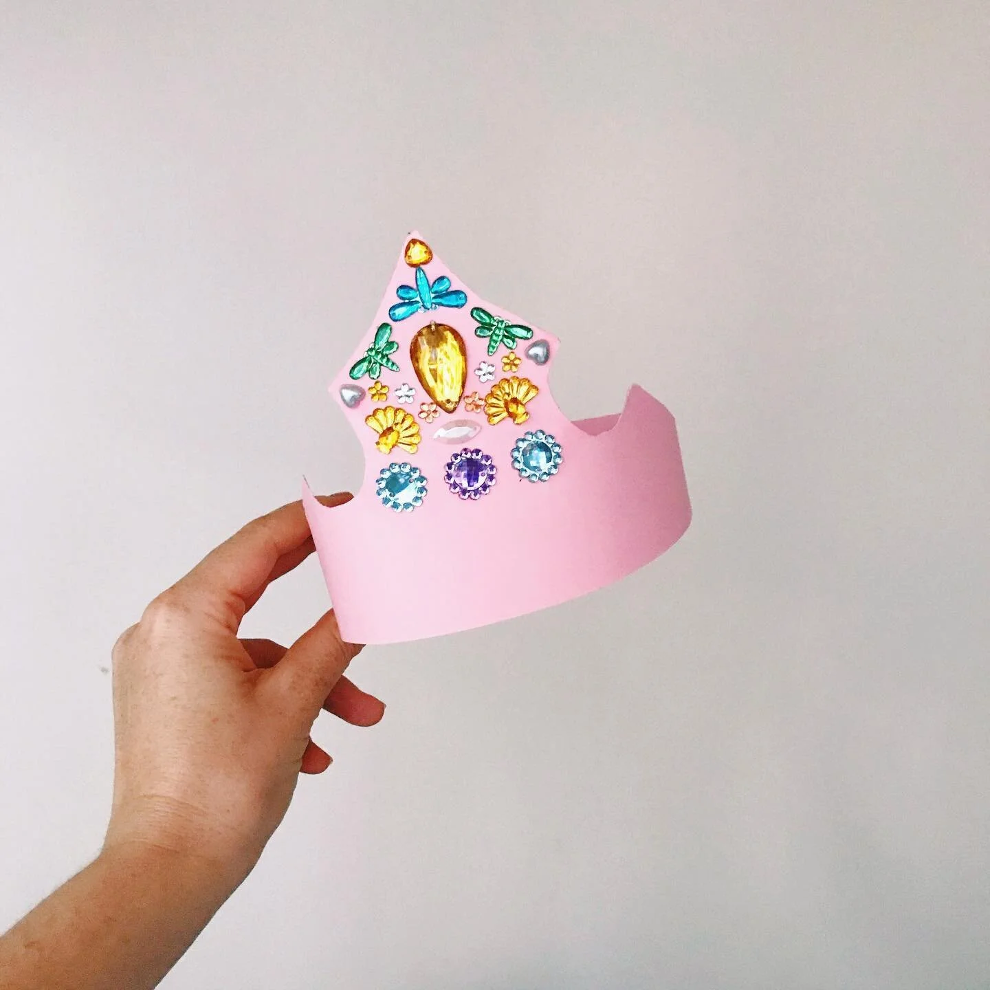 2021 resolution - do more Haikus 😂😂

We made crowns today
I enjoyed it more than her
The world is on fire

Haiku replies welcome ✏️