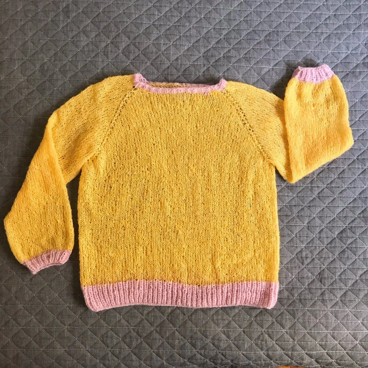 Hooley Dooley she&rsquo;s ✨FINISHED✨⁠
⁠
The first jumper I&rsquo;ve ever knitted for myself. ⁠
⁠
Started at 4 months pregnant, completed with a 4 month old 👶. So great to have this finished in time for the Australian summer 😂.⁠
⁠
Thanks for the pat