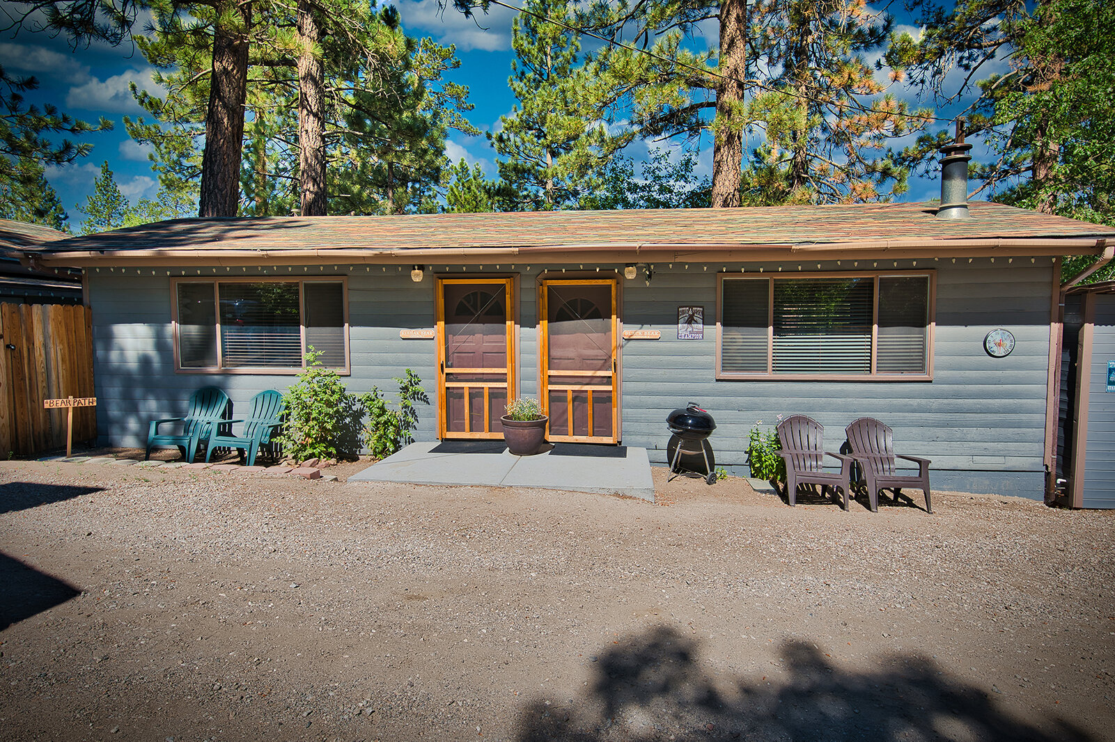  Cottage 6 & 7 - Black & Kodiak Bear (Sleeps 8)