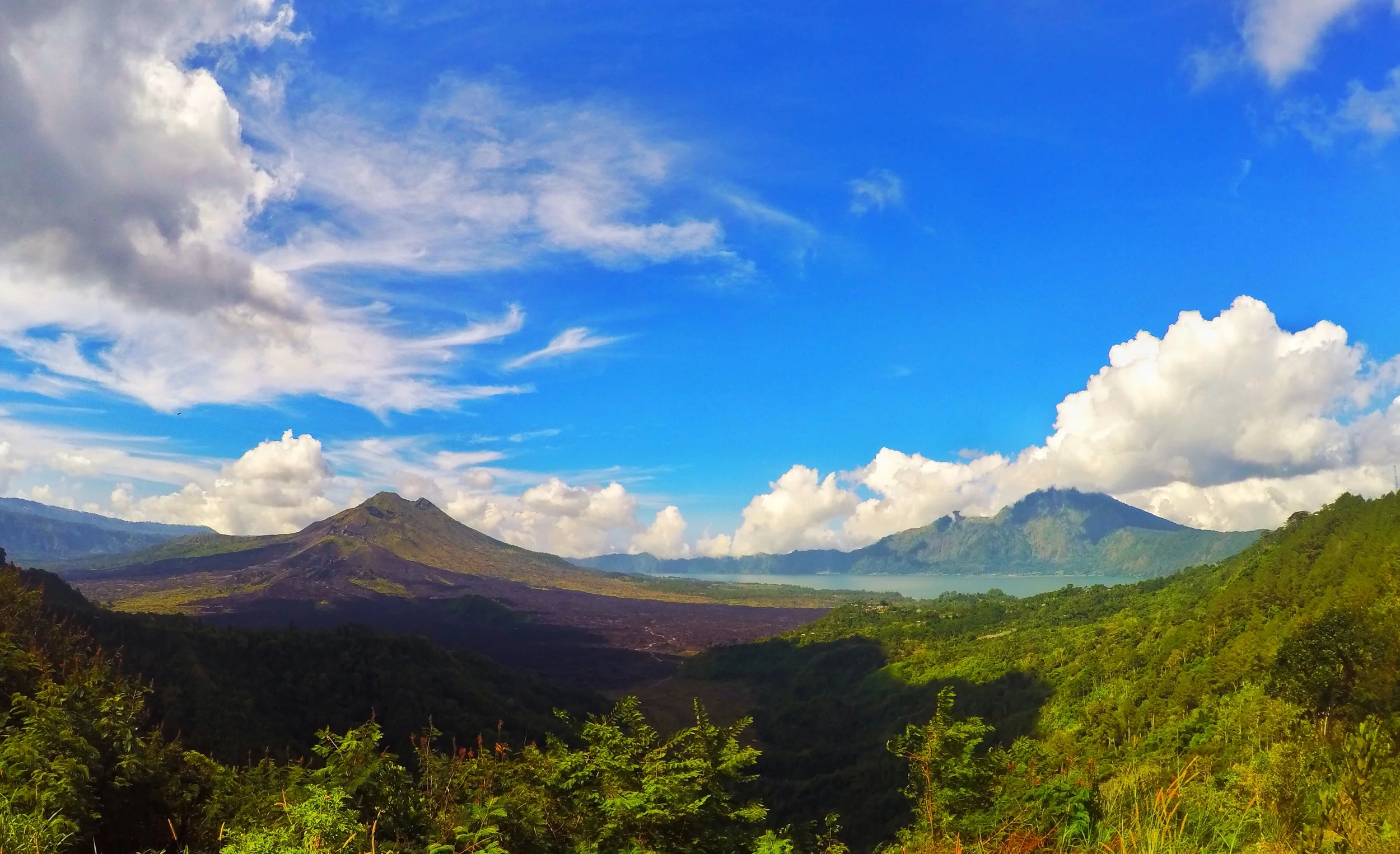 As we neared the end of our drive, we came out along a ridge and suddenly got a plain view of where we were headed. It was absolutely breathtaking, and I couldn't wait to get over there!