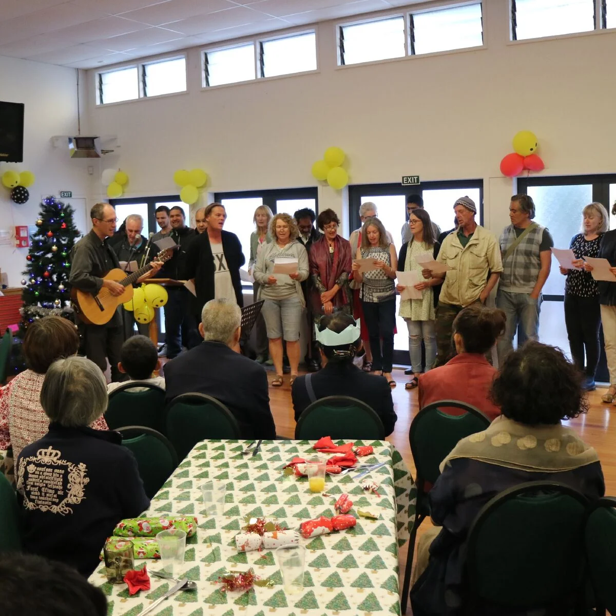 kiwi Chrisrtmas 7 Street Choir Dec 16.jpg